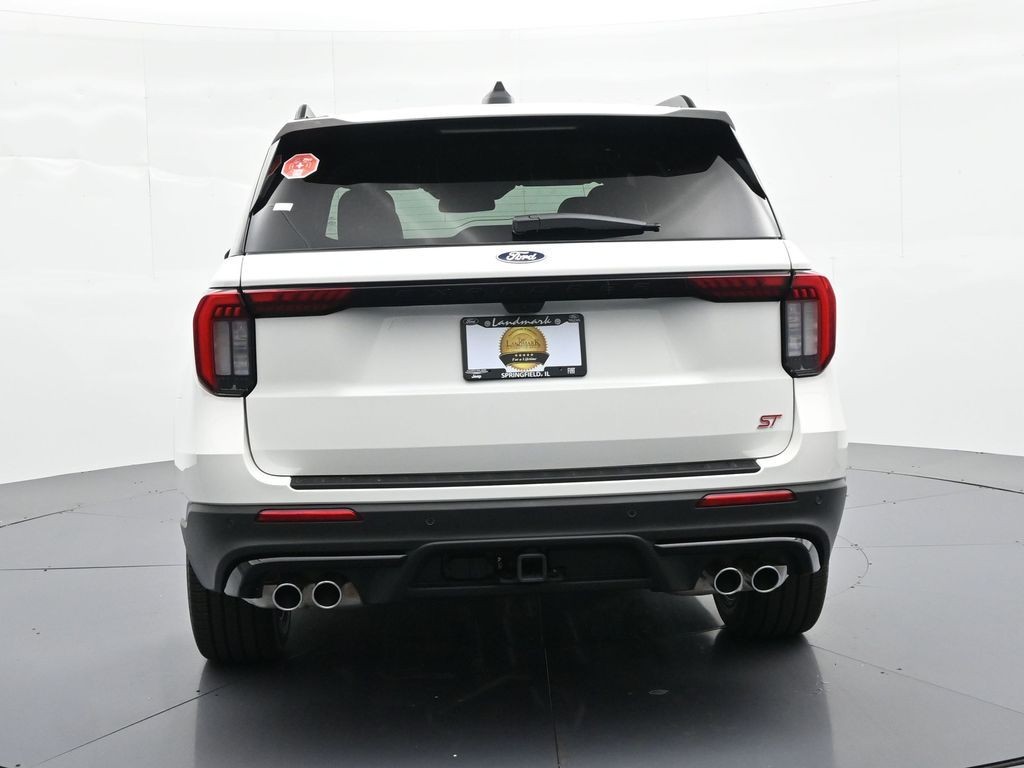 Ford Explorer Vehicle Full-screen Gallery Image 7
