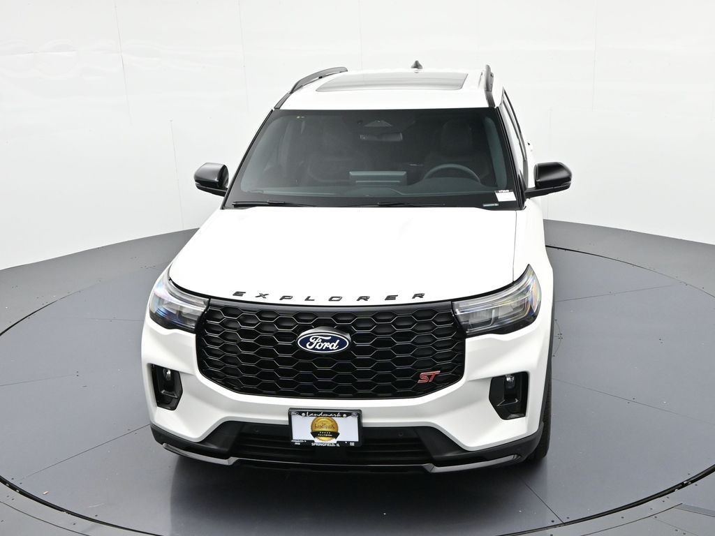 Ford Explorer Vehicle Full-screen Gallery Image 17