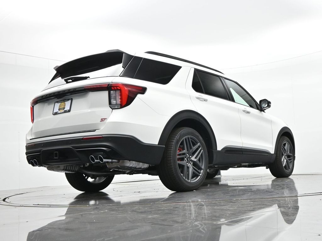 Ford Explorer Vehicle Full-screen Gallery Image 22