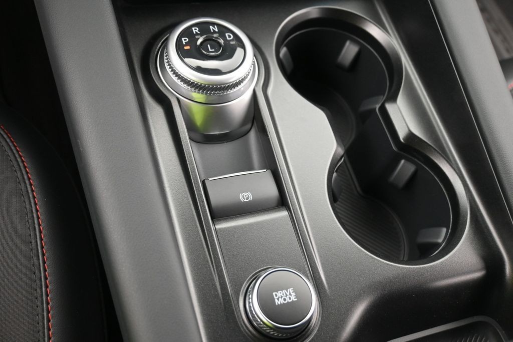 Ford Explorer Vehicle Full-screen Gallery Image 12