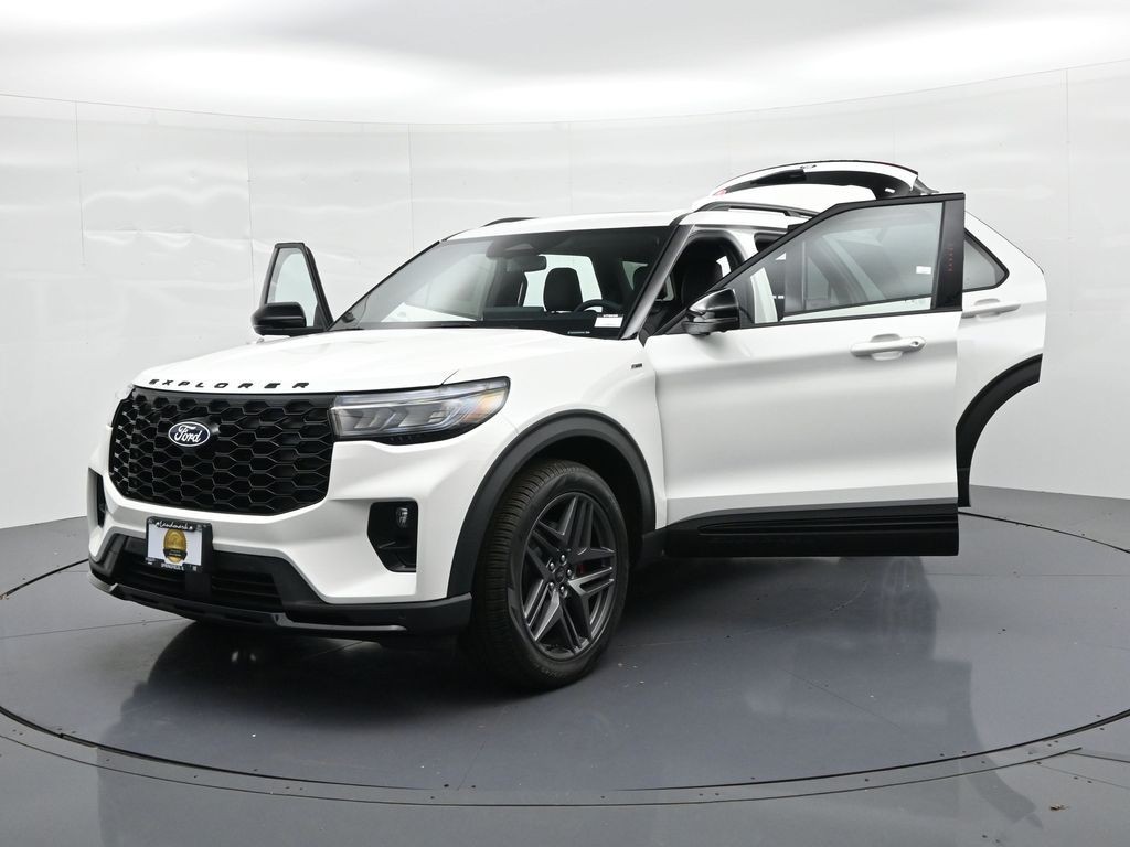 Ford Explorer Vehicle Full-screen Gallery Image 25