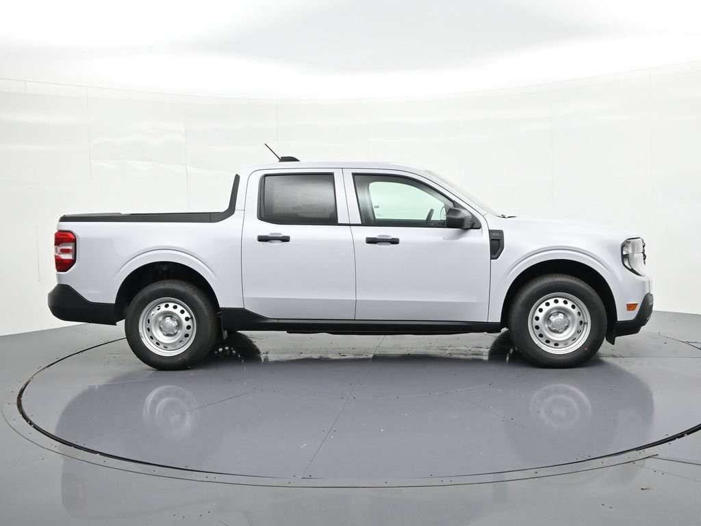 Ford Maverick Vehicle Full-screen Gallery Image 5