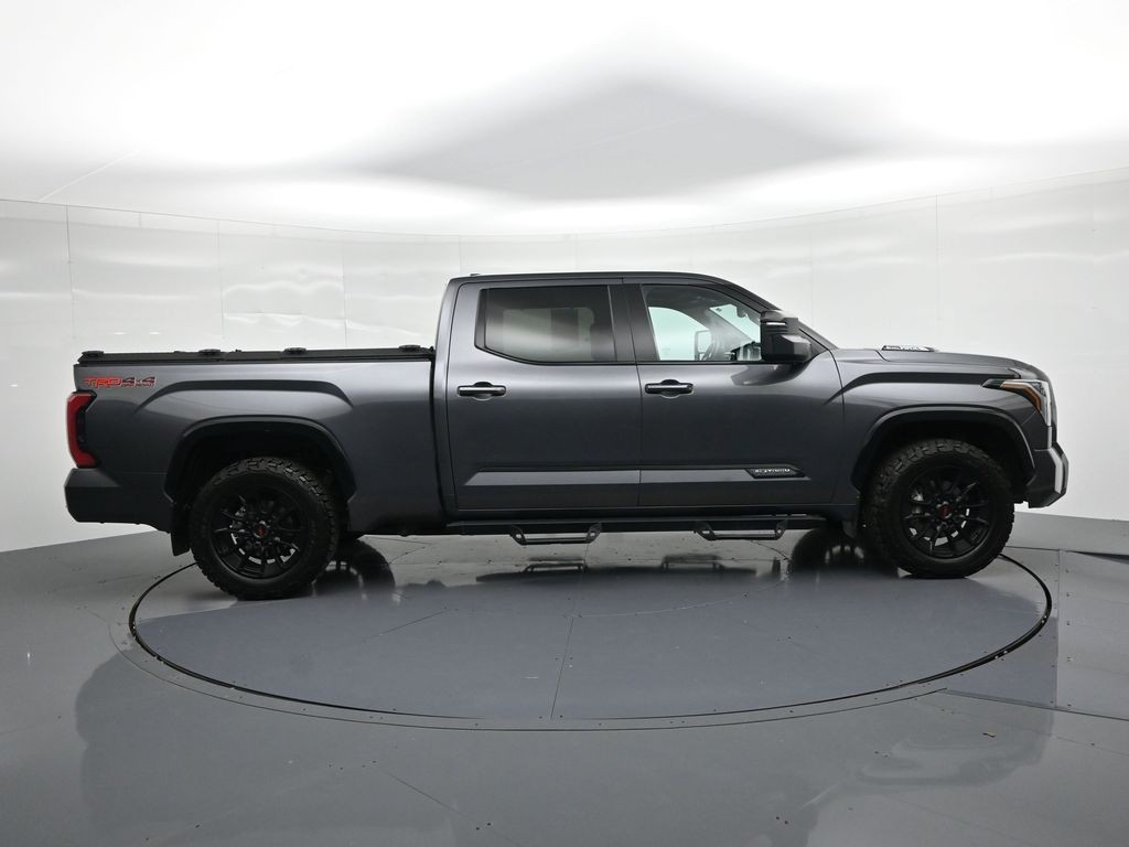 Toyota Tundra Hybrid Vehicle Full-screen Gallery Image 5