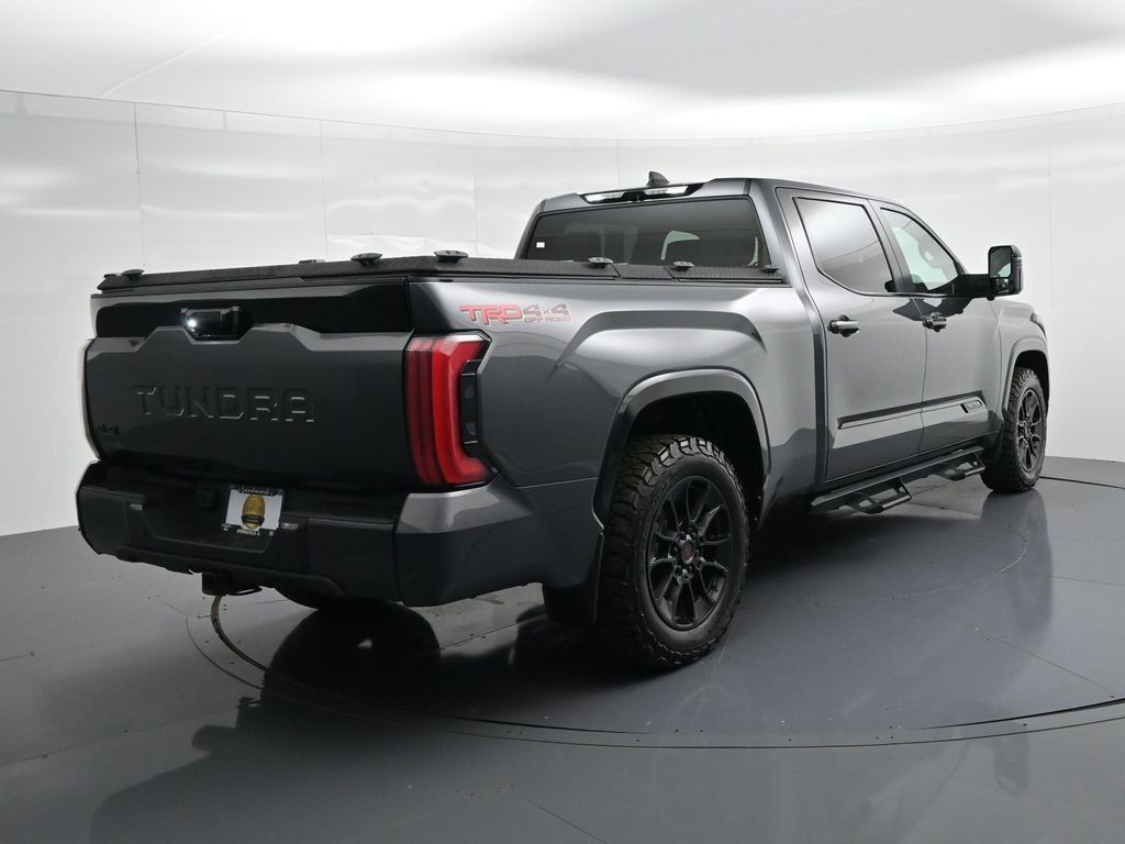 Toyota Tundra Hybrid Vehicle Full-screen Gallery Image 6