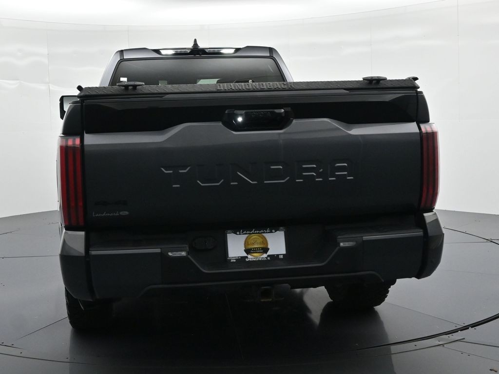 Toyota Tundra Hybrid Vehicle Full-screen Gallery Image 7