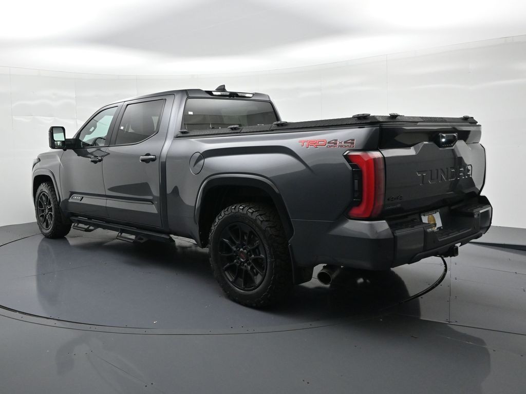 Toyota Tundra Hybrid Vehicle Full-screen Gallery Image 8