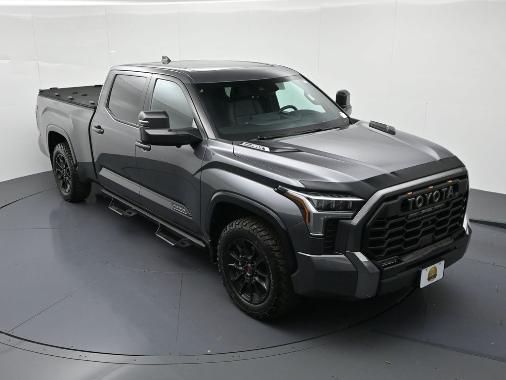 Toyota Tundra Hybrid Vehicle Full-screen Gallery Image 19