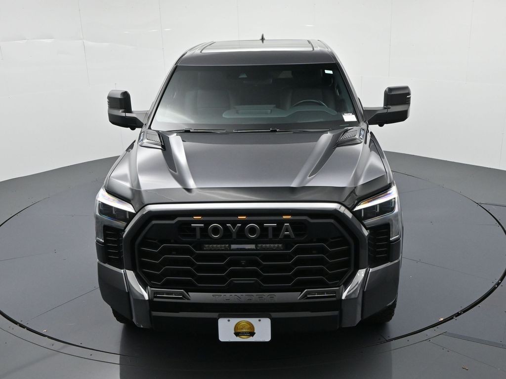 Toyota Tundra Hybrid Vehicle Full-screen Gallery Image 20
