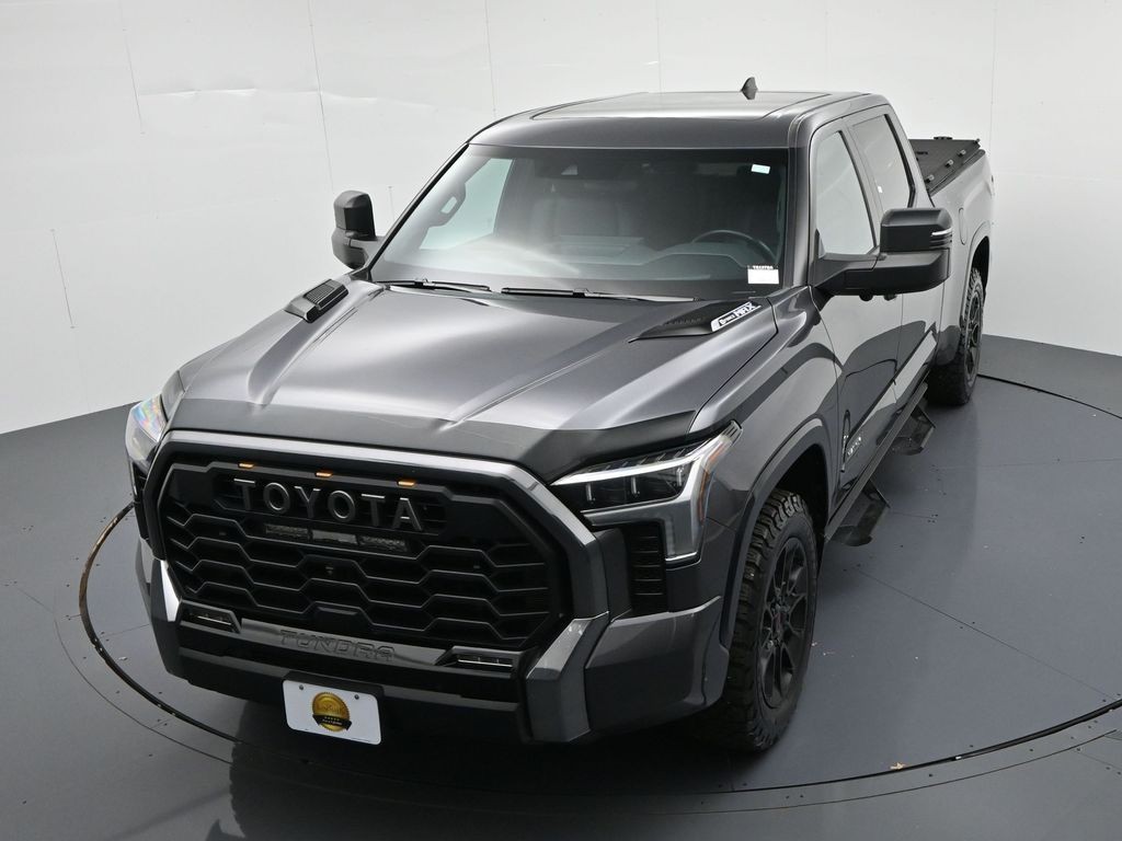 Toyota Tundra Hybrid Vehicle Full-screen Gallery Image 21