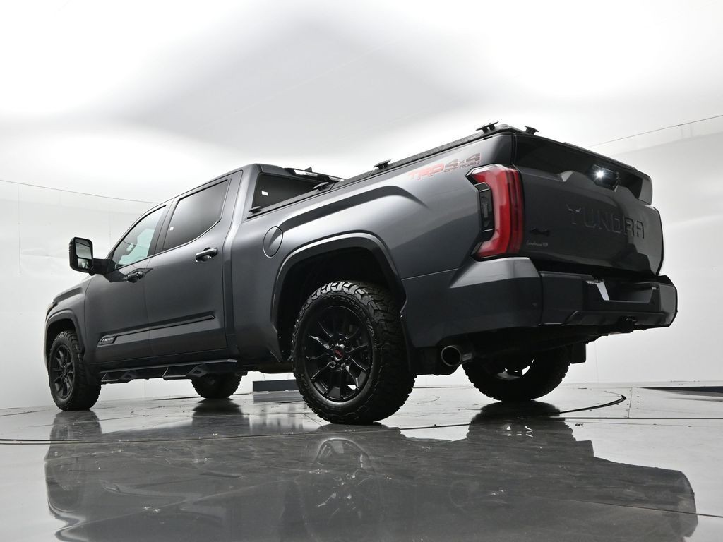 Toyota Tundra Hybrid Vehicle Full-screen Gallery Image 23