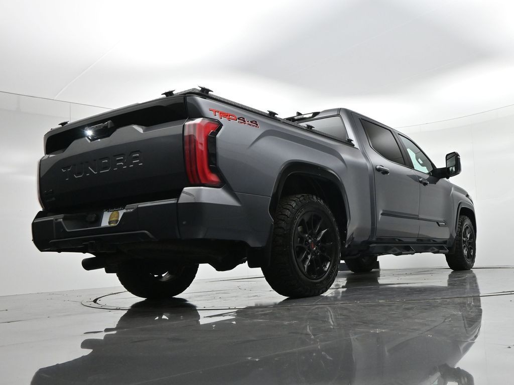 Toyota Tundra Hybrid Vehicle Full-screen Gallery Image 25