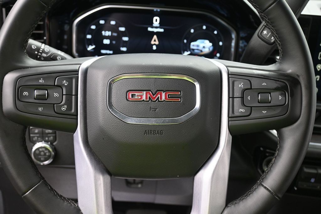 GMC Sierra 1500 Vehicle Full-screen Gallery Image 14