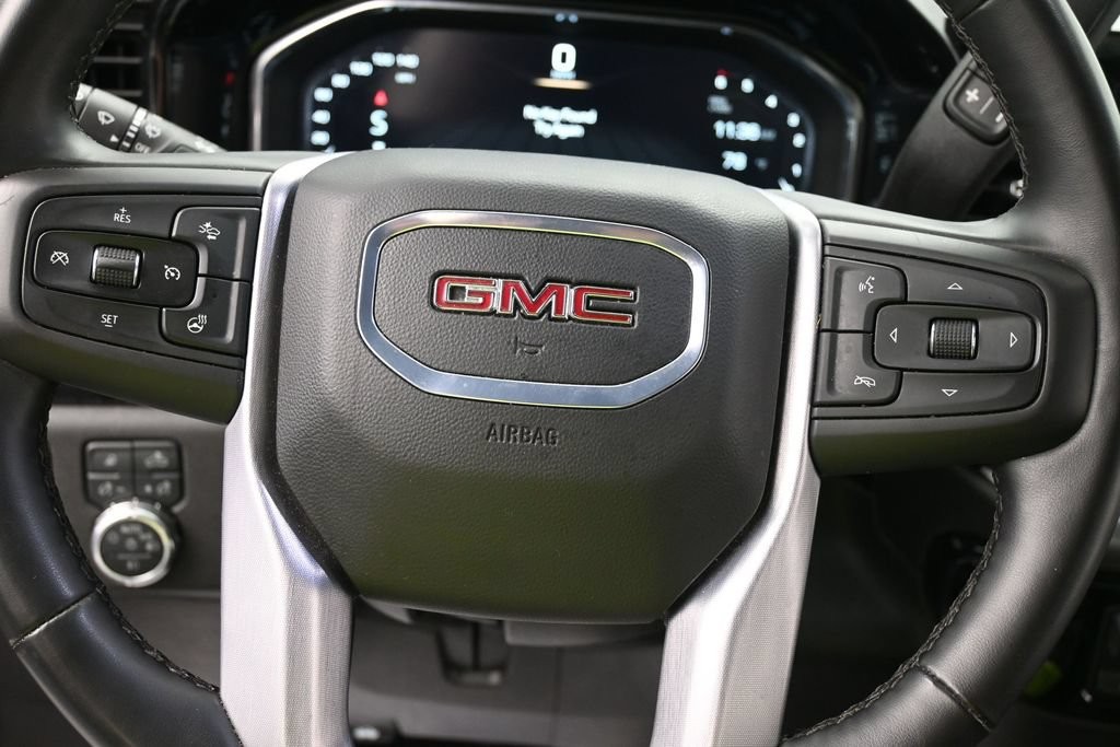 GMC Sierra 1500 Vehicle Full-screen Gallery Image 12