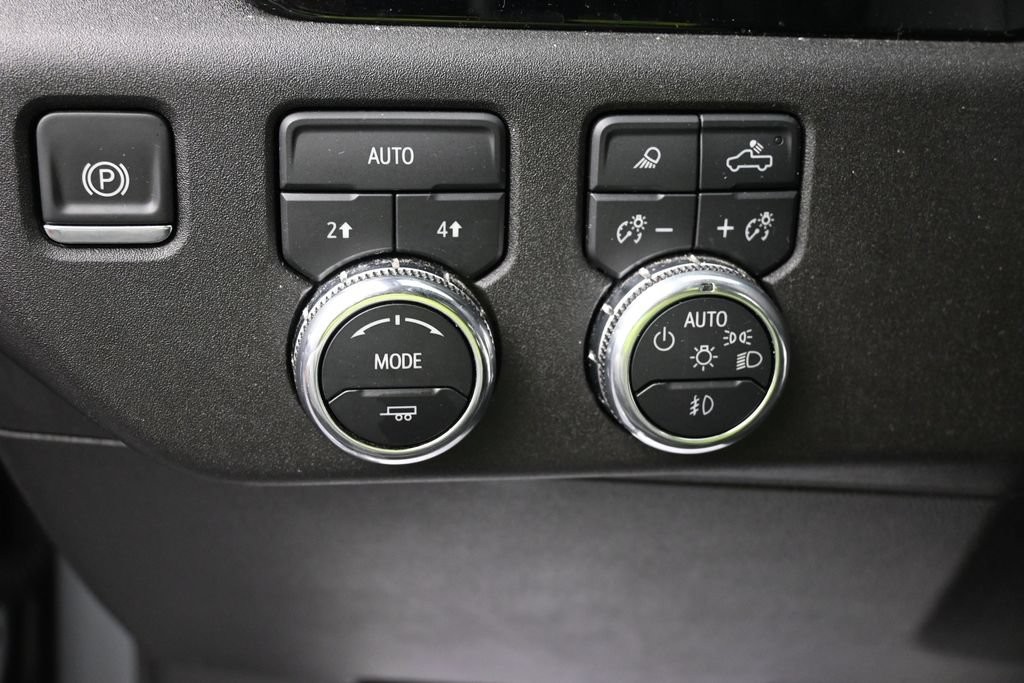 GMC Sierra 1500 Vehicle Full-screen Gallery Image 13