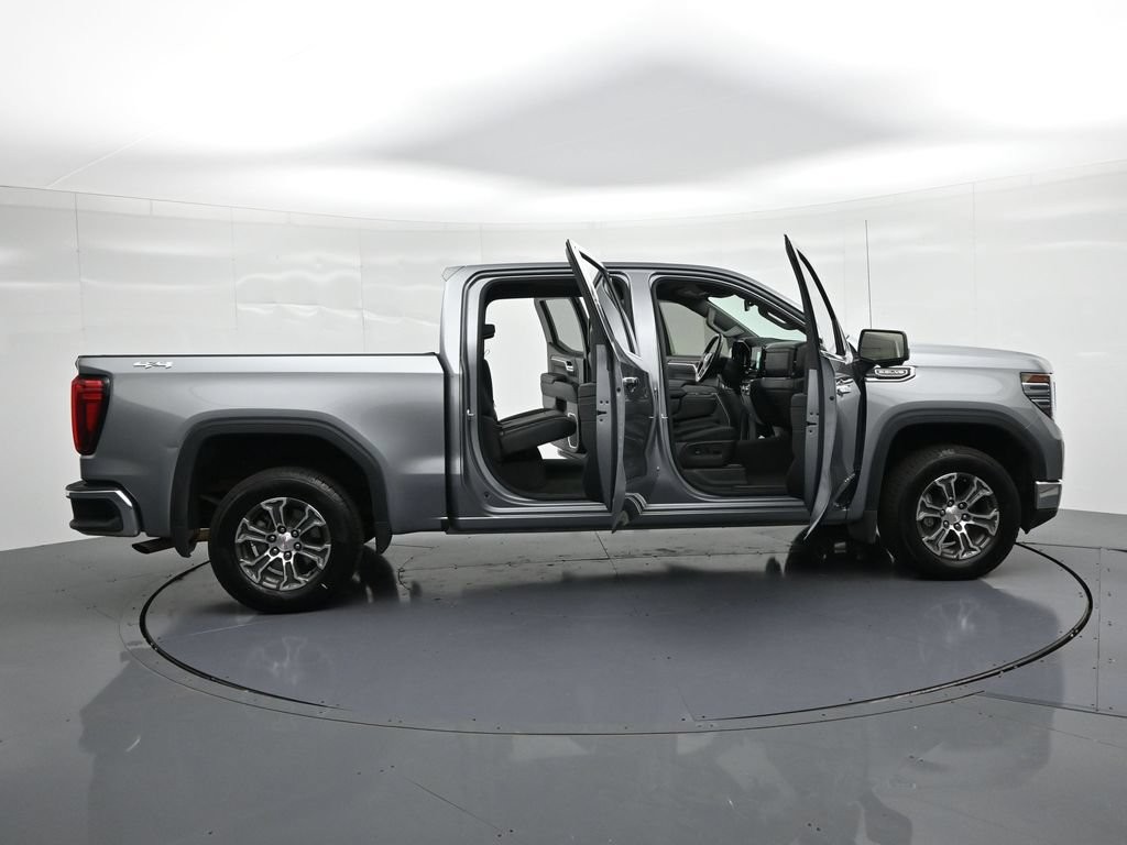GMC Sierra 1500 Vehicle Full-screen Gallery Image 24