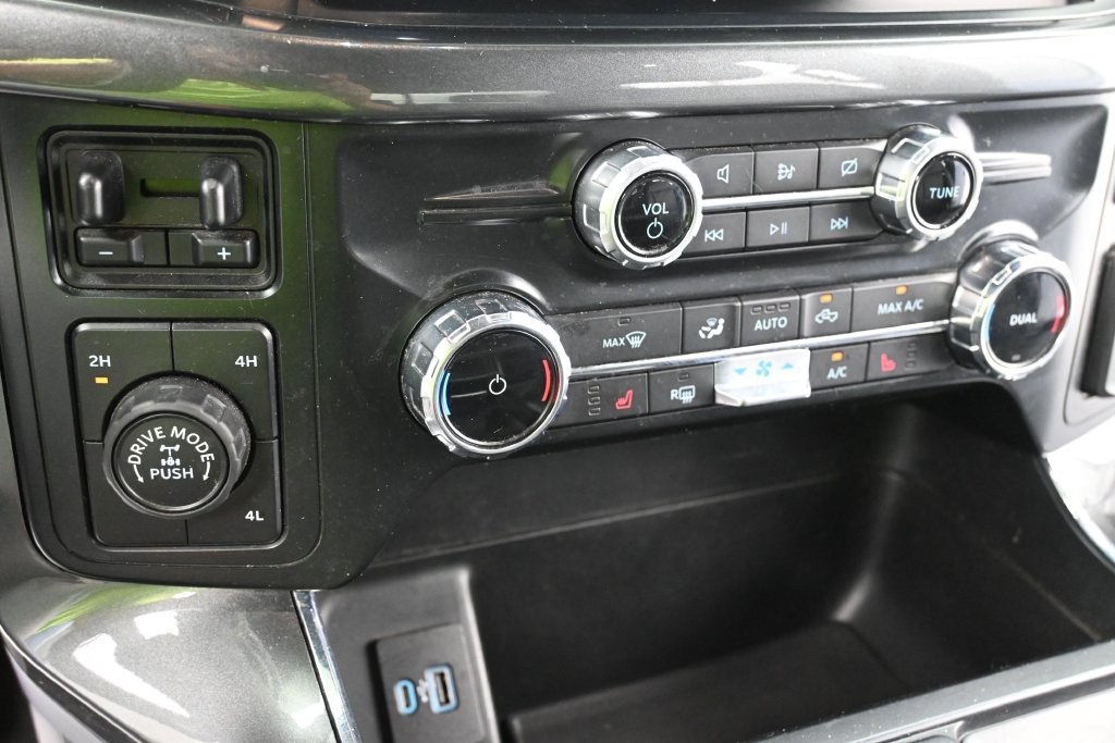 Ford F-150 Vehicle Full-screen Gallery Image 11