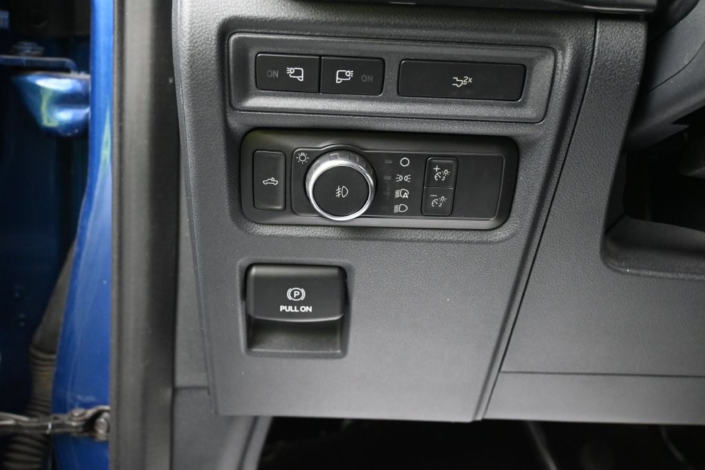 Ford F-150 Vehicle Full-screen Gallery Image 15