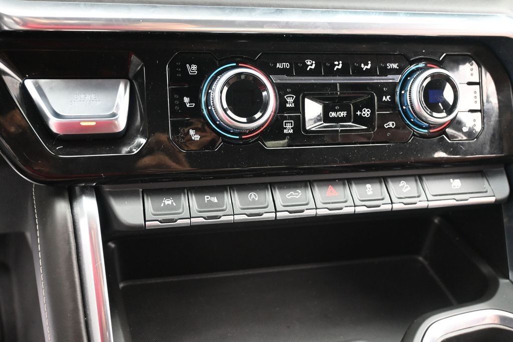 GMC Sierra 1500 Vehicle Full-screen Gallery Image 11