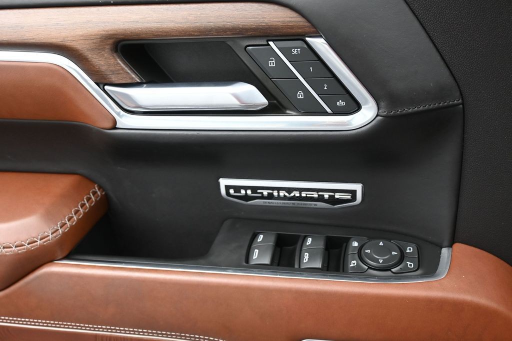 GMC Sierra 1500 Vehicle Full-screen Gallery Image 16