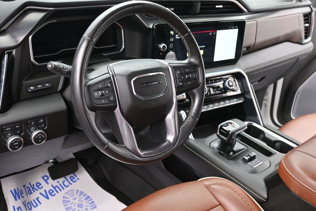 GMC Sierra 1500 Vehicle Full-screen Gallery Image 17