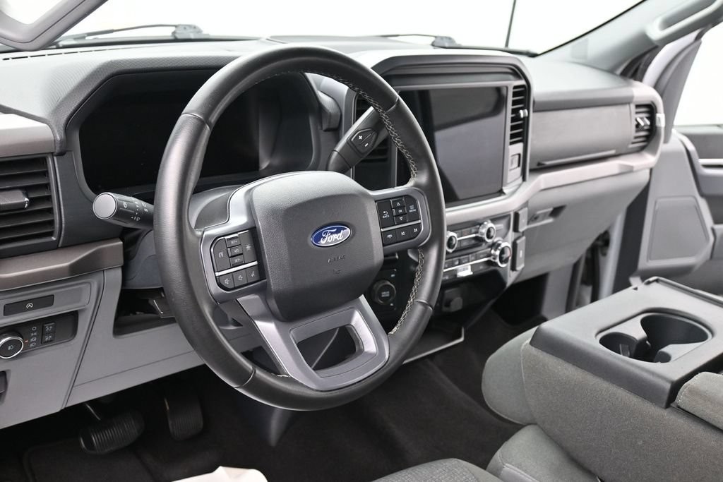 Ford F-150 Vehicle Full-screen Gallery Image 14