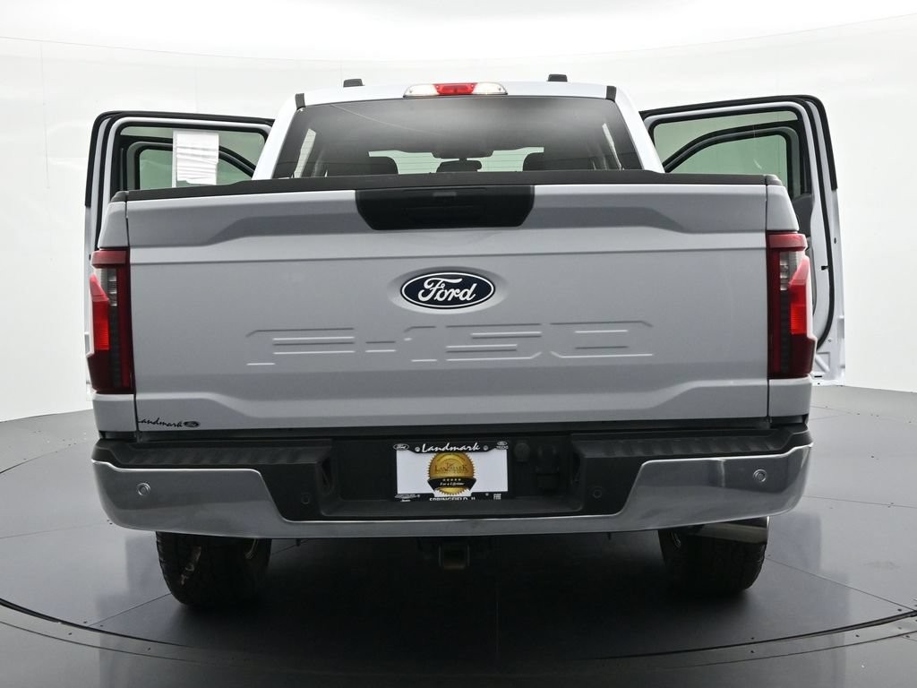 Ford F-150 Vehicle Full-screen Gallery Image 26