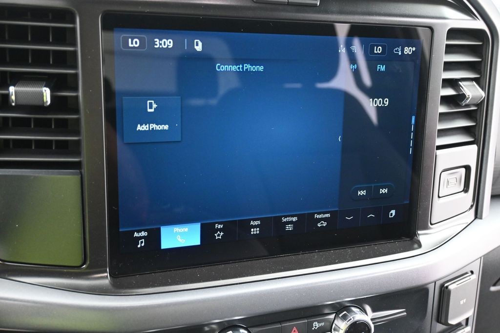 Ford F-150 Vehicle Full-screen Gallery Image 10