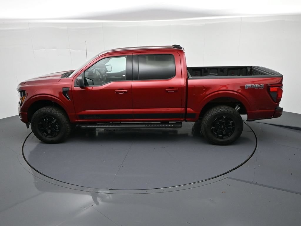 Ford F-150 Vehicle Full-screen Gallery Image 18