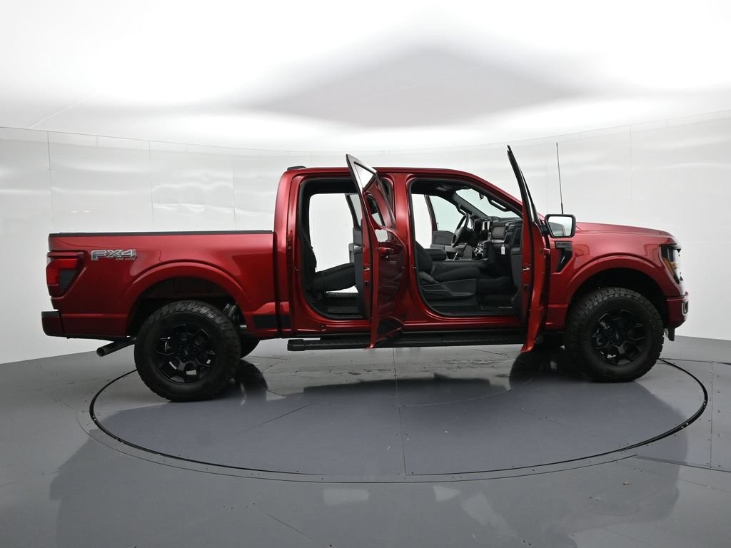 Ford F-150 Vehicle Full-screen Gallery Image 23