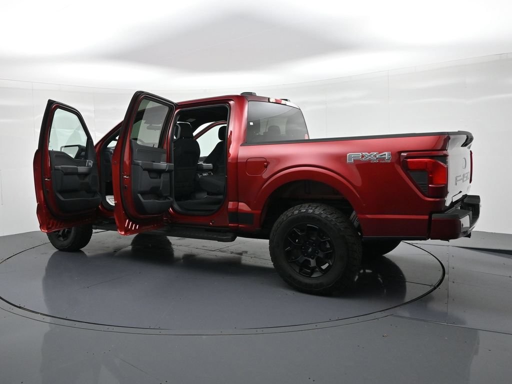 Ford F-150 Vehicle Full-screen Gallery Image 24