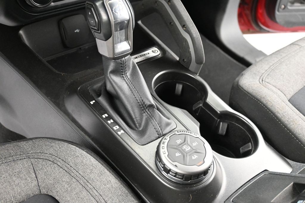Ford Bronco Vehicle Full-screen Gallery Image 12
