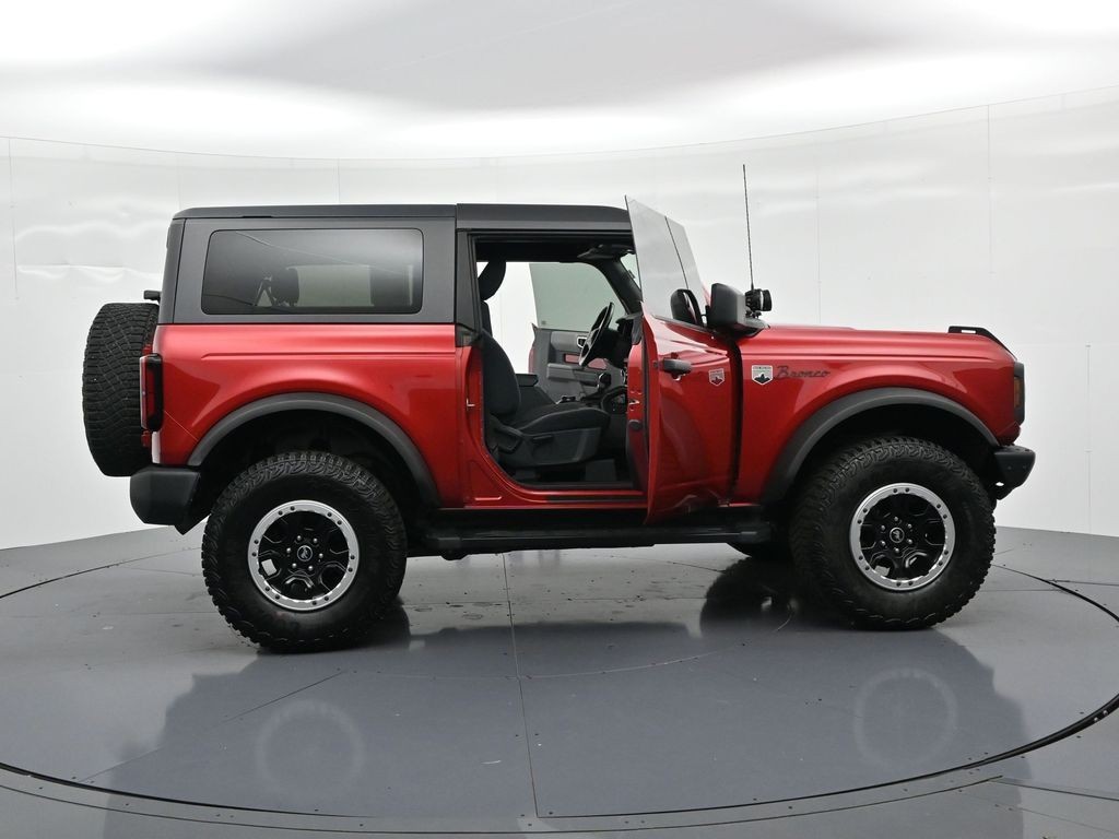 Ford Bronco Vehicle Full-screen Gallery Image 23
