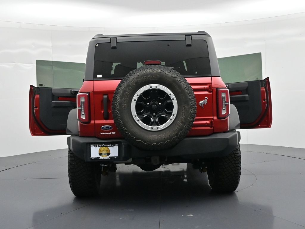 Ford Bronco Vehicle Full-screen Gallery Image 26