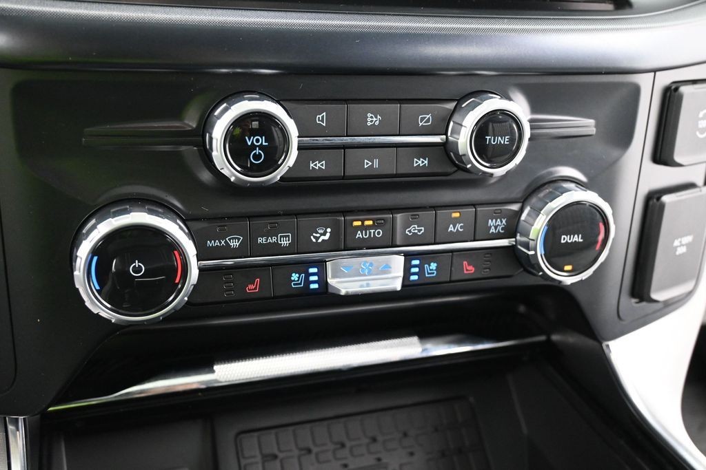 Ford F-150 Vehicle Full-screen Gallery Image 13