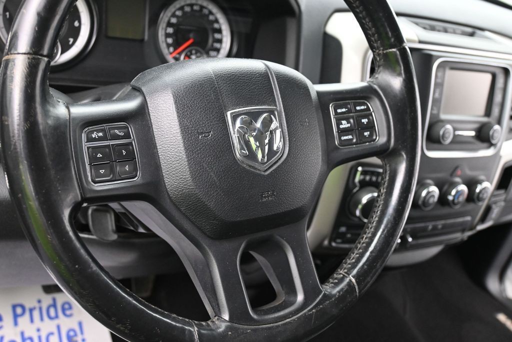 Ram 1500 Vehicle Full-screen Gallery Image 13