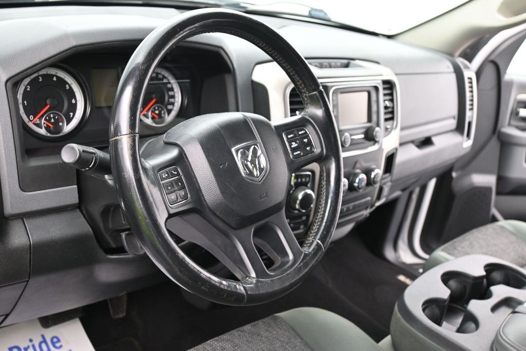 Ram 1500 Vehicle Full-screen Gallery Image 14