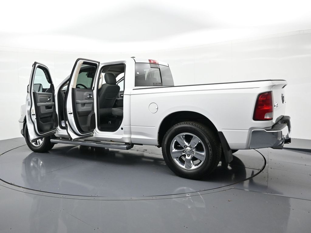 Ram 1500 Vehicle Full-screen Gallery Image 24