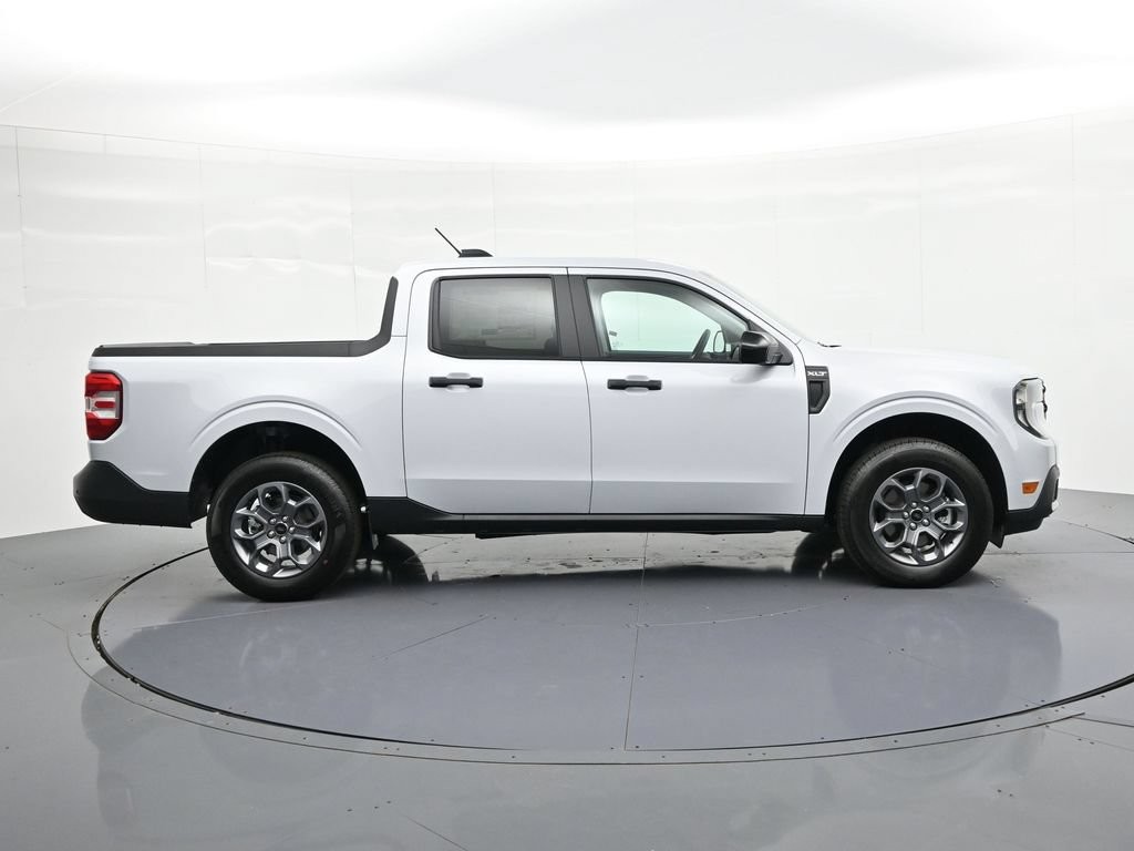 Ford Maverick Vehicle Full-screen Gallery Image 5
