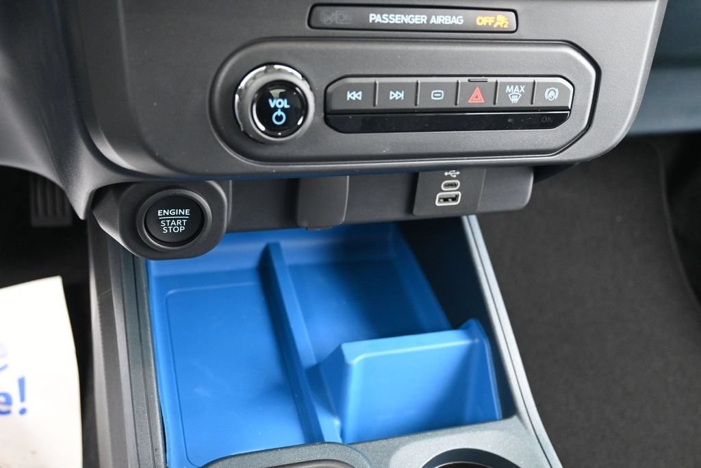 Ford Maverick Vehicle Full-screen Gallery Image 11