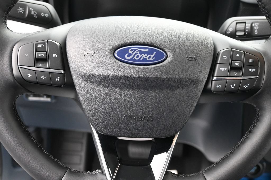 Ford Maverick Vehicle Full-screen Gallery Image 13