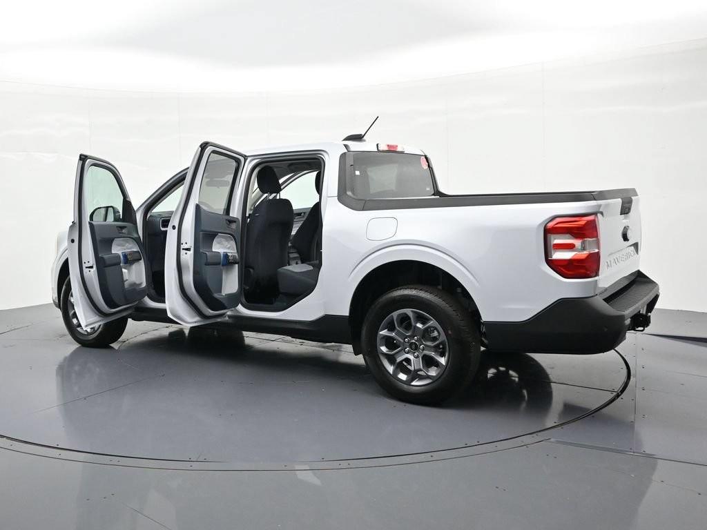 Ford Maverick Vehicle Full-screen Gallery Image 24