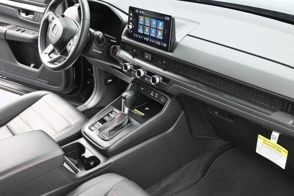 Honda CR-V Hybrid Vehicle Full-screen Gallery Image 10
