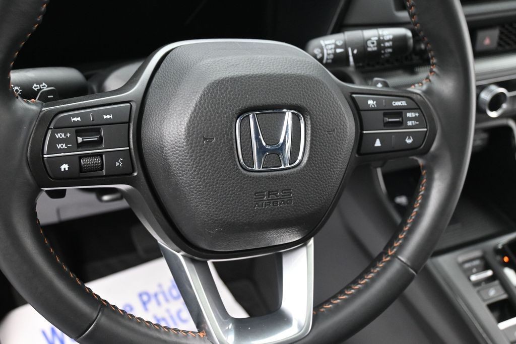 Honda CR-V Hybrid Vehicle Full-screen Gallery Image 15