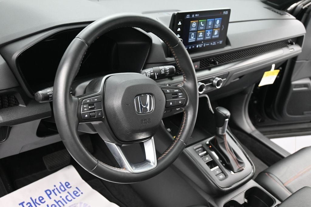 Honda CR-V Hybrid Vehicle Full-screen Gallery Image 16