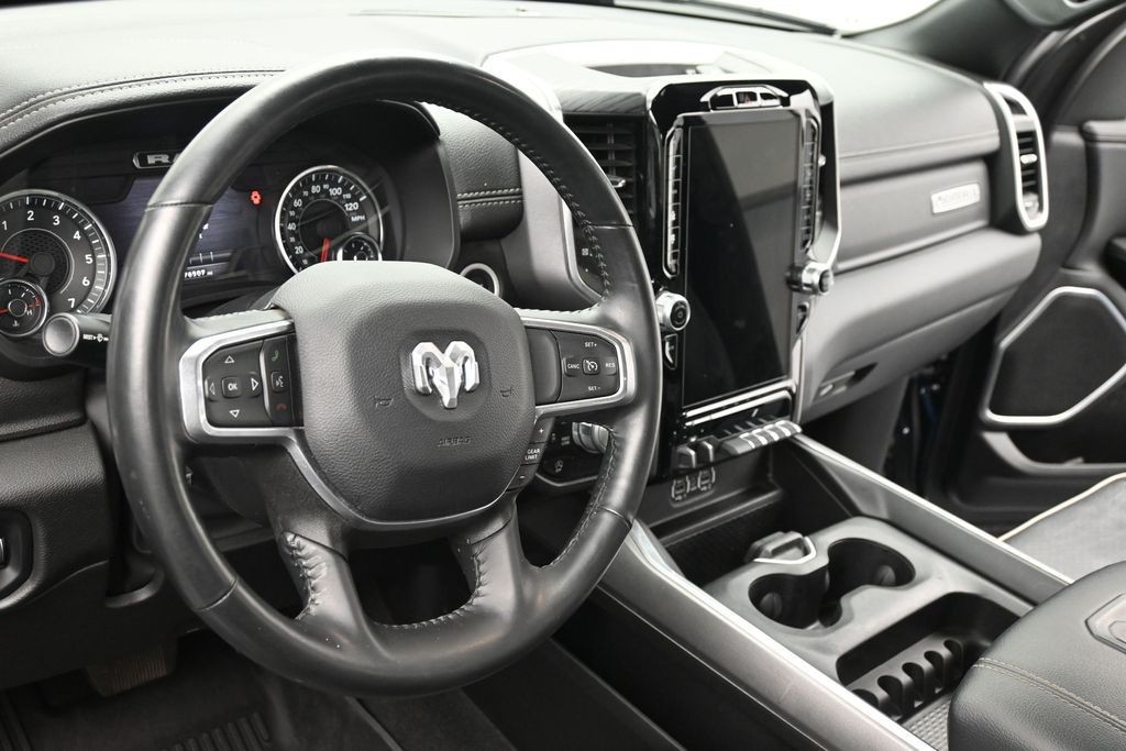 Ram 1500 Vehicle Full-screen Gallery Image 15