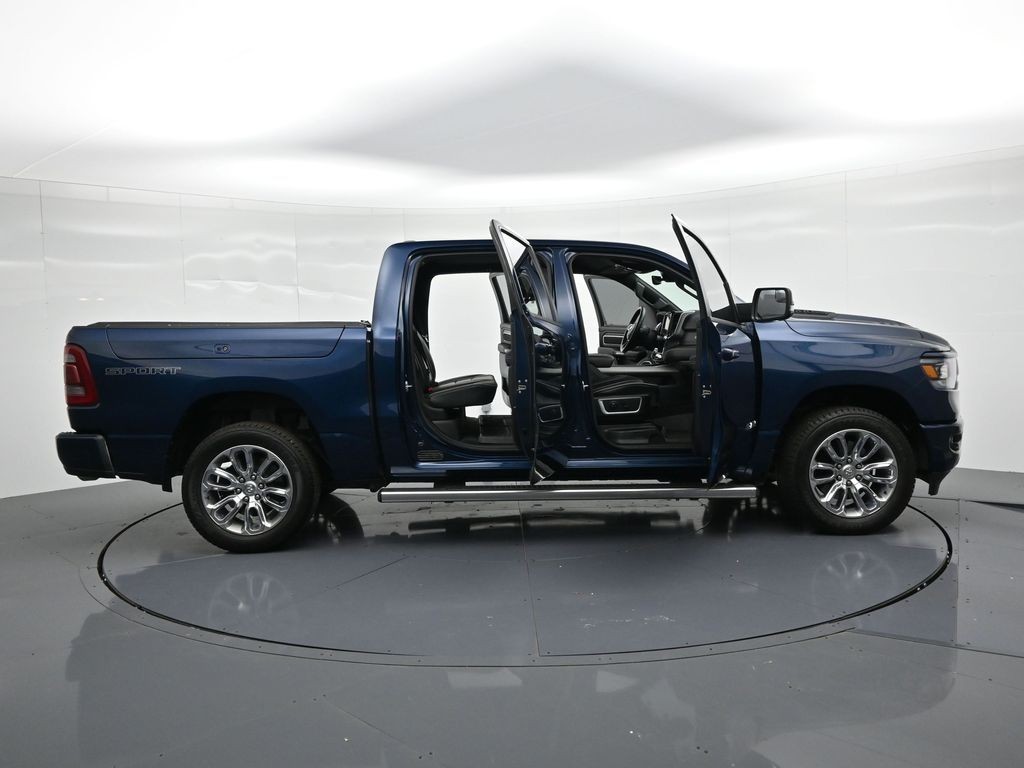Ram 1500 Vehicle Full-screen Gallery Image 24