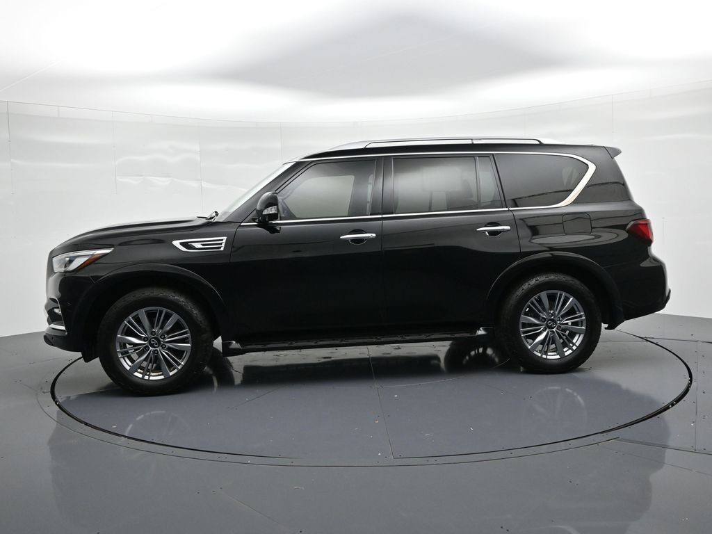 INFINITI QX80 Vehicle Full-screen Gallery Image 9