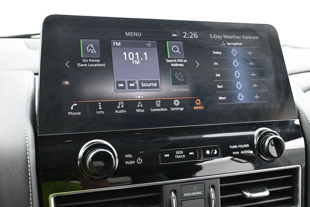 INFINITI QX80 Vehicle Full-screen Gallery Image 11
