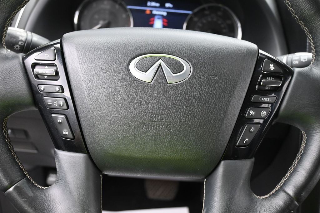 INFINITI QX80 Vehicle Full-screen Gallery Image 14