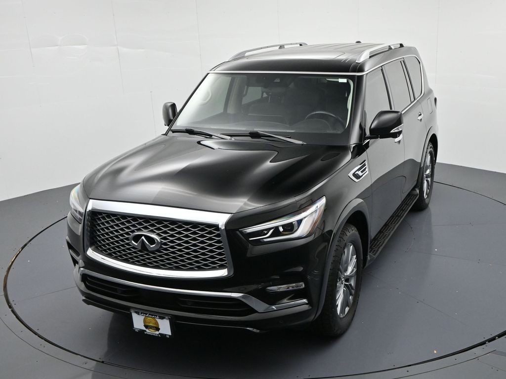 INFINITI QX80 Vehicle Full-screen Gallery Image 18